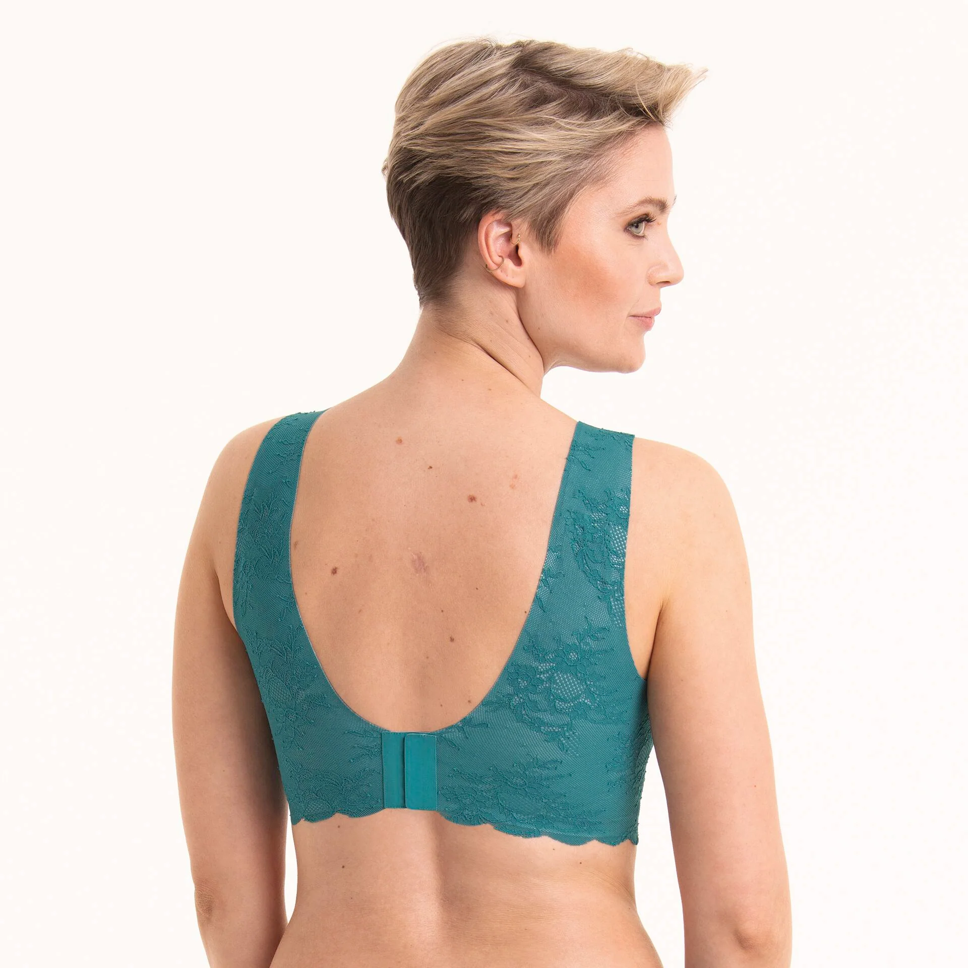 Essentials lace - Image 2