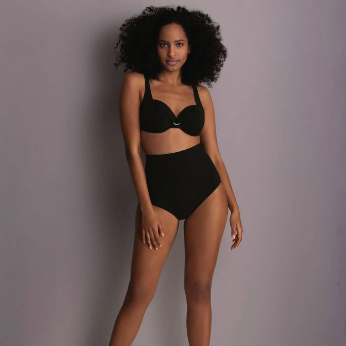 Jill shaping swim bottom - Image 3