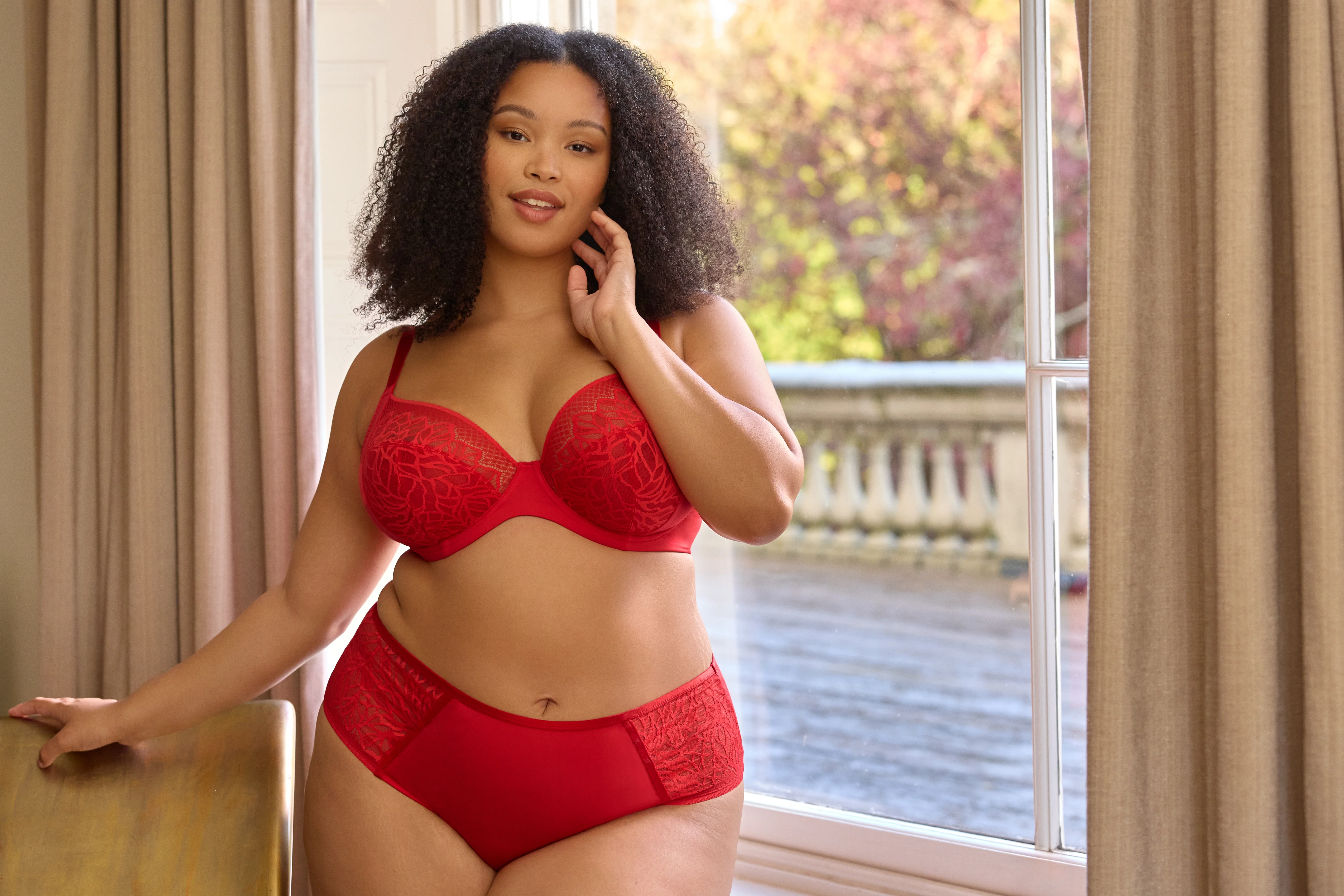 Sophia plunge Red - Image 8